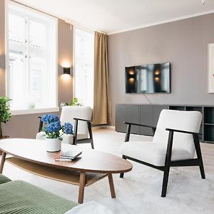 S54 - Private Rooms In The City Center